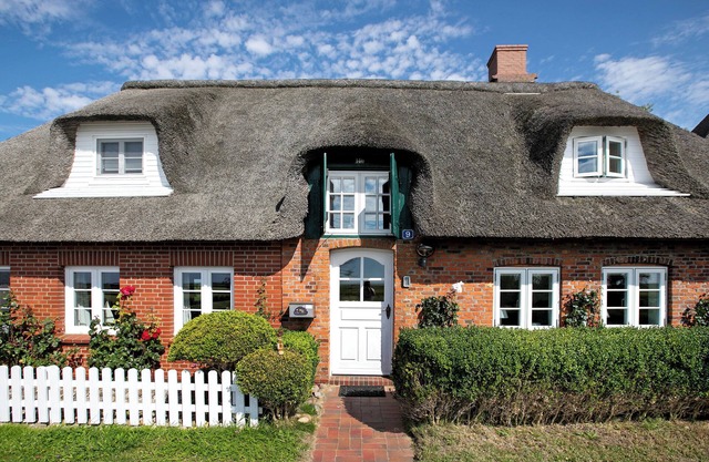 Holiday Home 'Pellworm-Kate' with Private Terrace, Private Garden and Wi-Fi