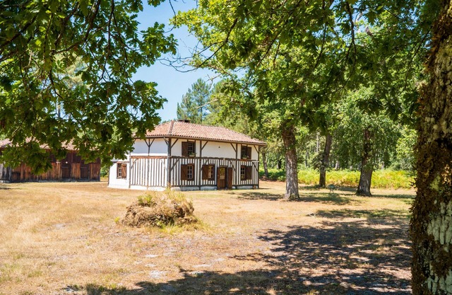 Holiday Home 'Petit Chantalaoude' with Private Terrace, Private Garden and Wi-Fi