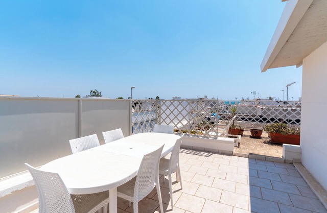 Holiday Home 'Primo Piano Vista Mare' with Private Terrace and Air Conditioning