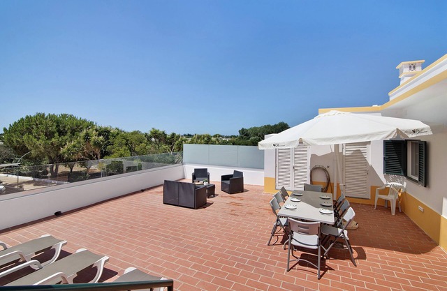 Holiday Home 'Quinta Alegre Tavira T3' with Shared Pool, Wi-Fi and Air Conditioning