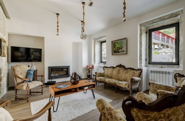 Holiday Home 'Quinta Do Bairro - Rés Do Chão' with Mountain View, Wi-Fi and Air Conditioning