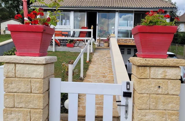 Holiday Home 'Séjours Chambres D'hôtes Corrèze' with Shared Terrace, Shared Garden and Wi-Fi