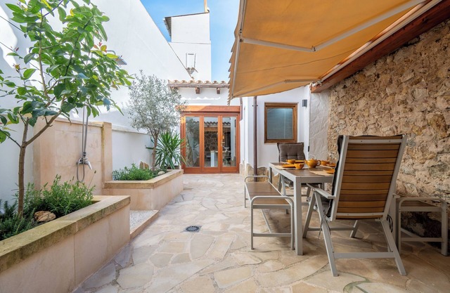 Holiday Home 'Sol Y Luna' with Mountain View, Wi-Fi and Air Conditioning