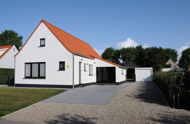 Holiday home "Villa Karin" in a very quiet location on the Belgian coast