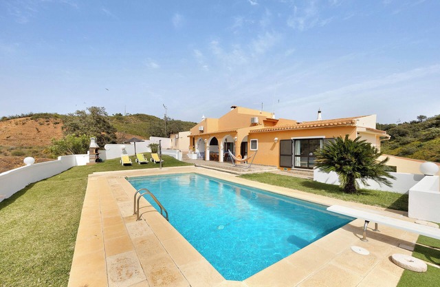 Holiday Home "Vila Portimão T5 with Pool" with Private Pool, 2 Terraces and Wi-Fi