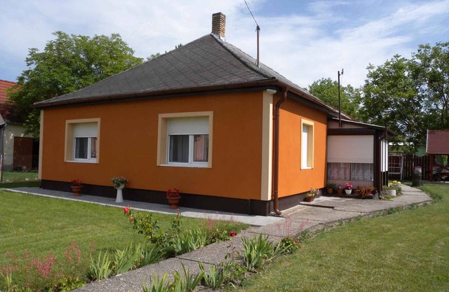 Holiday home with garden and WIFI
