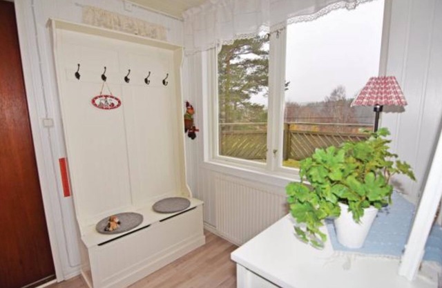 Holiday home with a panoramic view of Lake Sannesjön