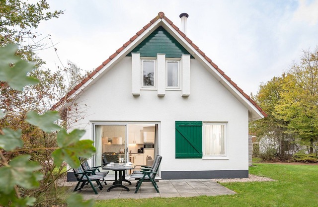 Holiday Home with Fireplace near Wold