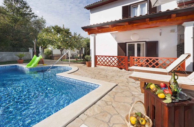 Holiday home with pool in a quiet location for families