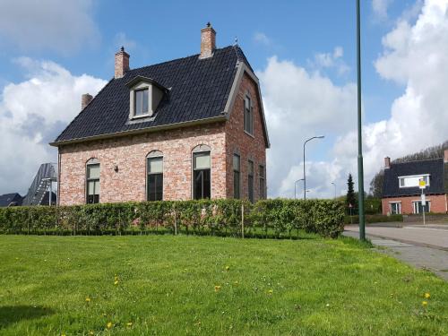 Holiday Home Zoutkamp near Lauwersmeer