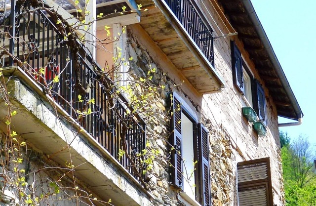Holiday house, 3 terraces, sunny, mountain views, shopping u. Eating out on site