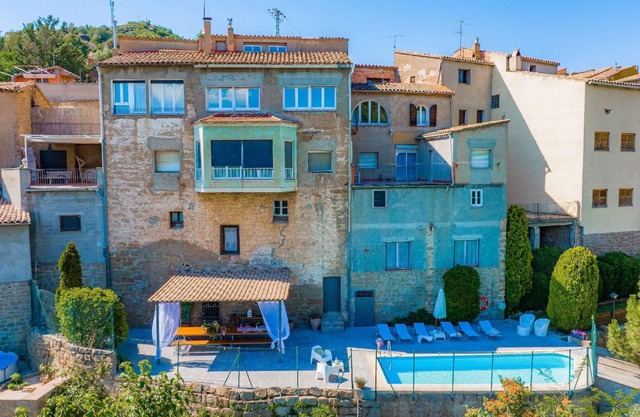 Holiday house Biosca for 1 - 15 persons with 5 bedrooms - Row house