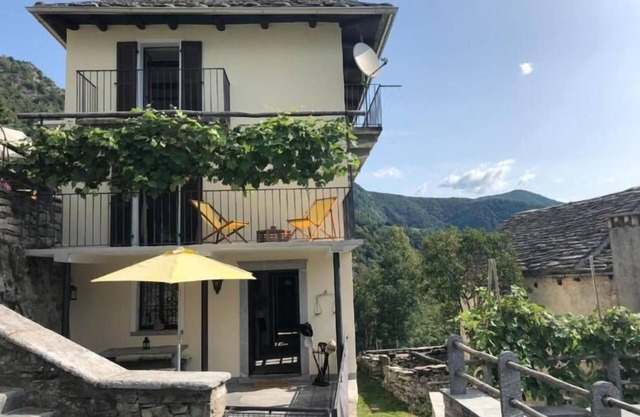 Holiday house Borgnone for 1 - 6 persons with 3 bedrooms - Detached holiday house