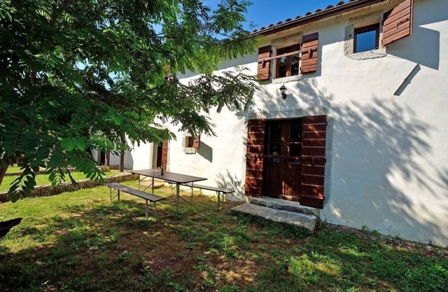 Holiday house Buzet for 1 - 5 persons with 2 bedrooms - Holiday home
