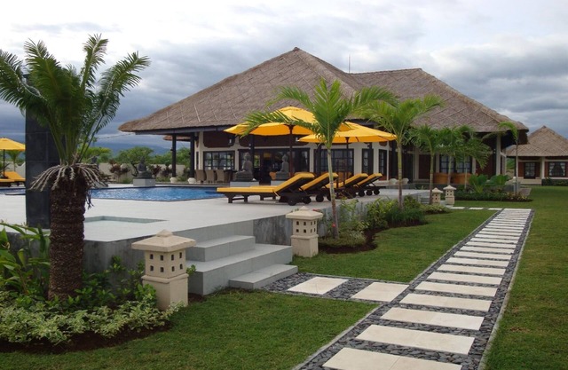 Holiday house Desa Rangdu for 1 - 12 persons with 6 bedrooms - Holiday house