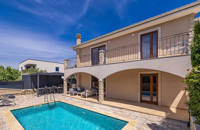 Holiday house Dijana with pool