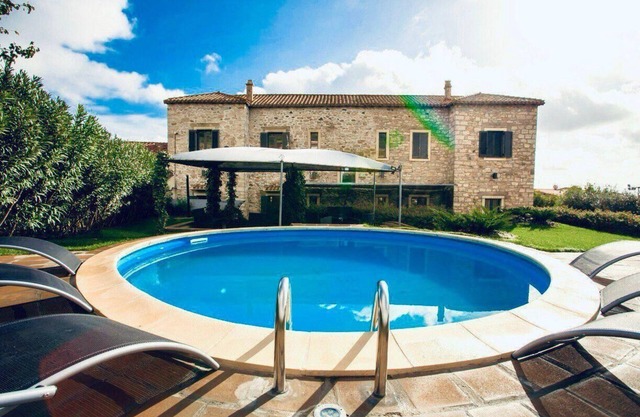 Holiday house Gesturi for 1 - 10 persons with 5 bedrooms - Castle