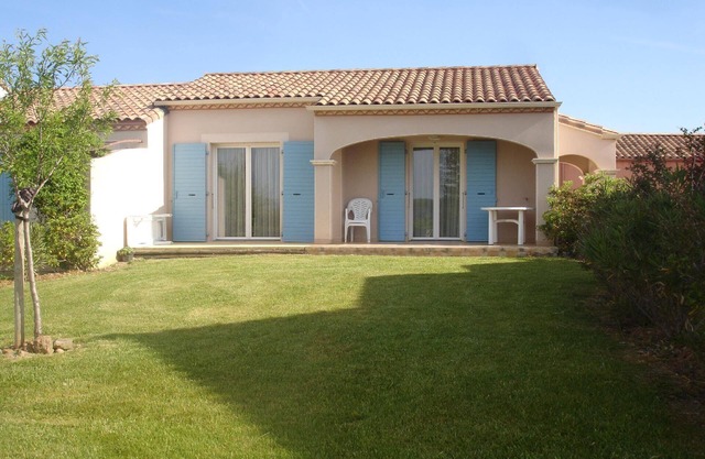 Holiday house Homps for 1 - 6 persons with 2 bedrooms - Row house
