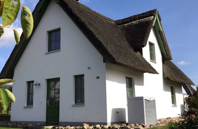 Holiday house "Jolle" Free WiFi, thatched roof, infrared sauna