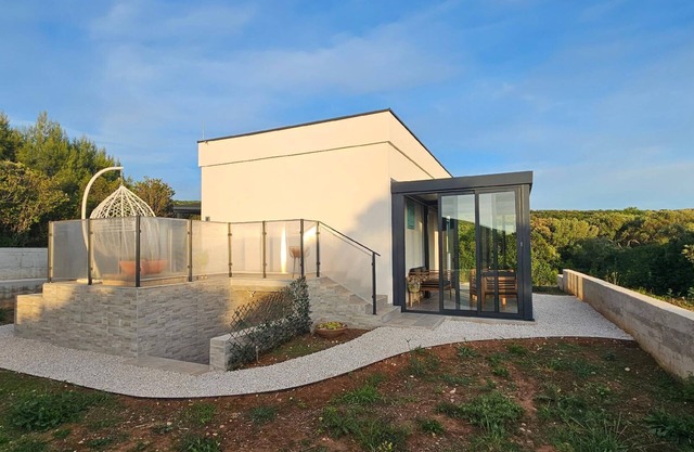 Holiday house Kukljica for 1 - 4 persons with 1 bedroom - Holiday house