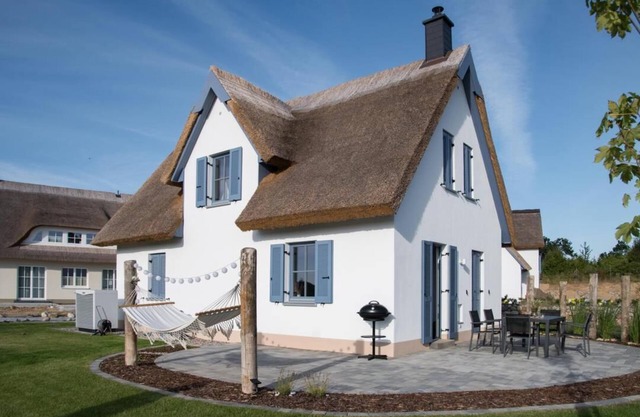 Holiday house "Lagom" with garden furniture and beach chair