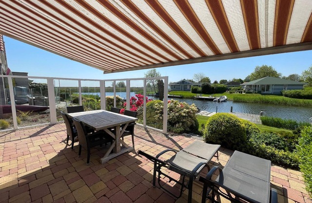 Holiday house Makkum FR for 1 - 5 persons with 2 bedrooms - Twin house