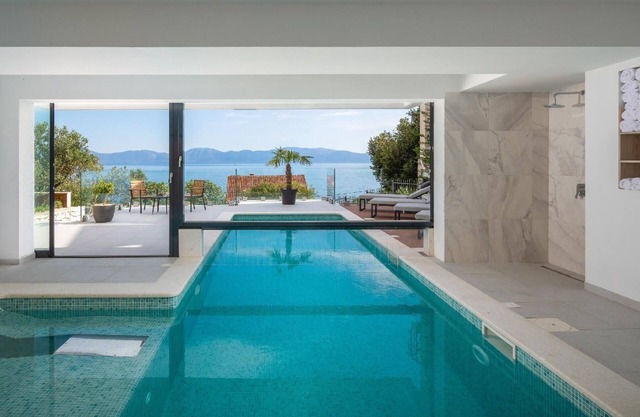 Holiday house Podaca for 1 - 9 persons with 4 bedrooms - Row house