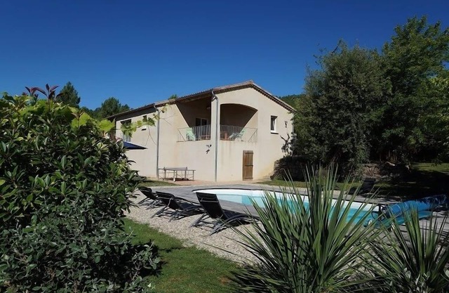 Holiday house, south Ardèche, for 8/10 people, pets allowed.