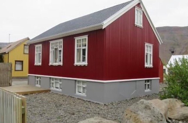 Holiday house Suðureyri for 1 - 9 persons with 4 bedrooms - Holiday home