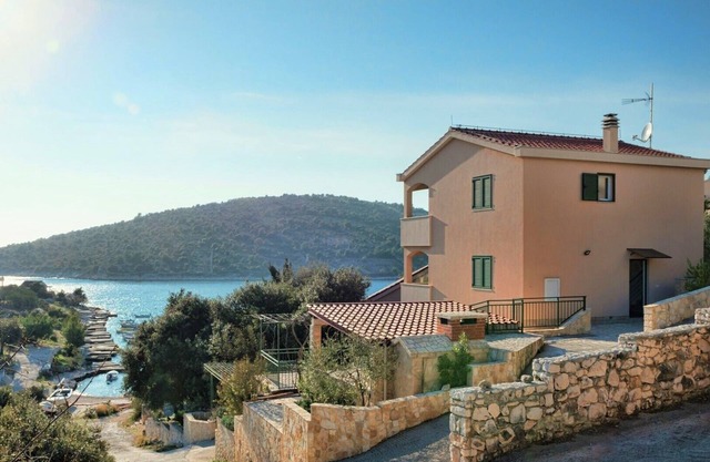 Holiday house Tender near Trogir, jacuzzi