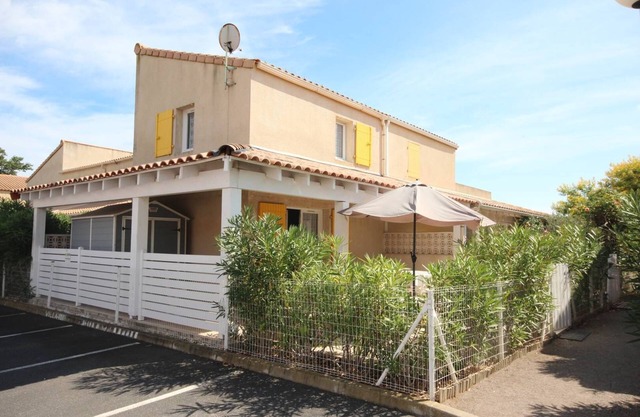 Holiday house with AIRCO + 2 bedrooms in a secured residence LE CLOS DE SOCORRO with communal.