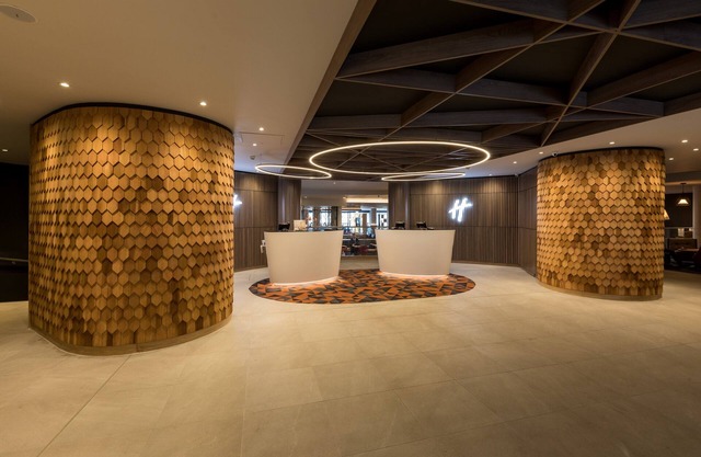 Holiday Inn Edinburgh by IHG
