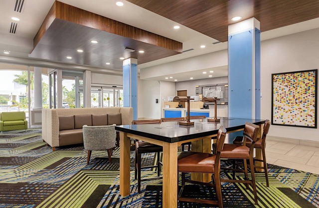 Holiday Inn Express and Suites Miramar by IHG