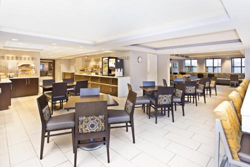 Holiday Inn Express Boston-Waltham by IHG