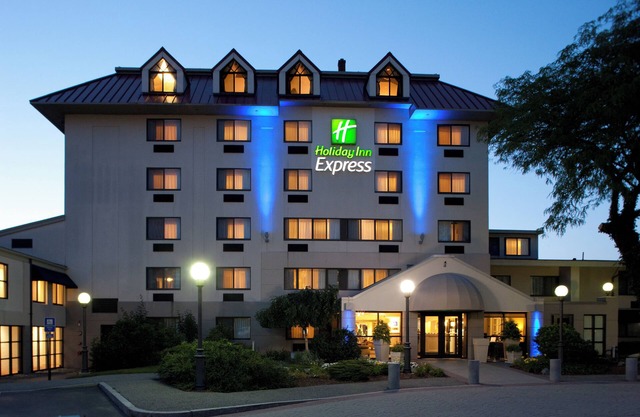 Holiday Inn Express Boston - Waltham by IHG