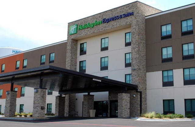 Holiday Inn Express & Suites White Hall by IHG