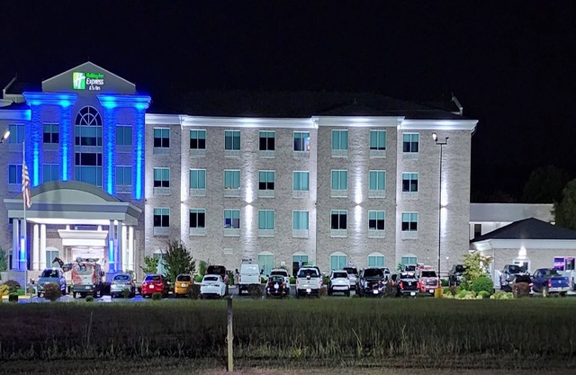 Holiday Inn Express & Suites Somerset Central by IHG
