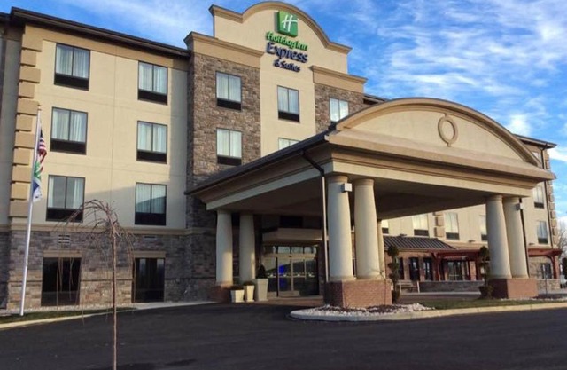 Holiday Inn Express & Suites Butler by IHG
