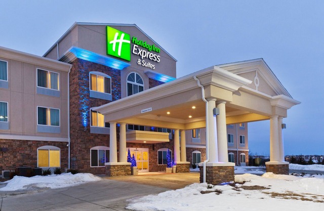 Holiday Inn Express & Suites Omaha I-80 by IHG