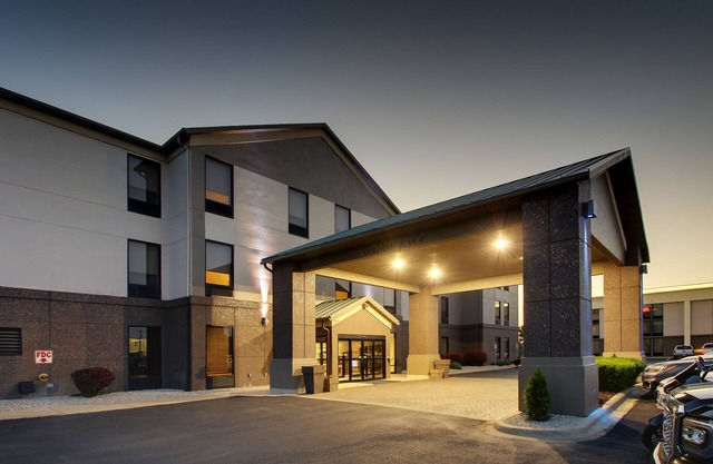 Holiday Inn Express & Suites Lebanon by IHG