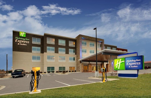 Holiday Inn Express & Suites Mt Sterling North by IHG