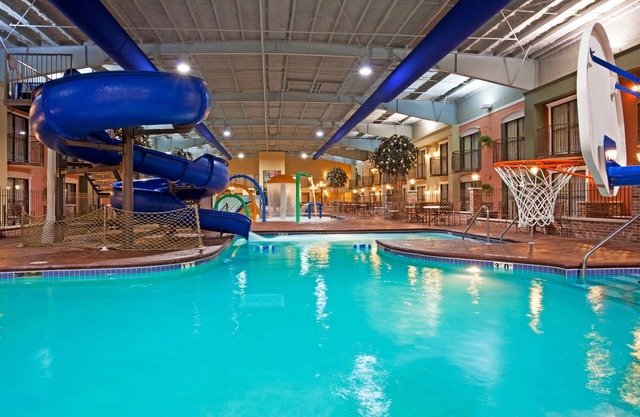 Holiday Inn Hotel & Suites Minneapolis - Lakeville by IHG