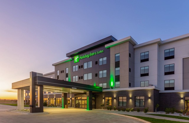 Holiday Inn & Suites Cedar Falls - Waterloo Event Ctr by IHG