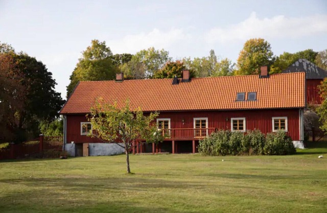 Holiday on a manor property in Sörmland on the coast and the archipelago