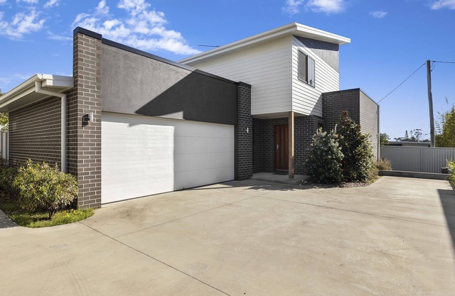 Holiday on Nelson - Modern, stylish townhouse