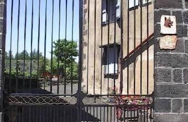 Holiday rental in Pontgibaud at the heart of Auvergne volcanoes