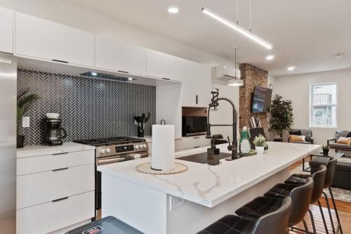 Holiday Special 2 Houses Duplex Rental with 6 bdrms