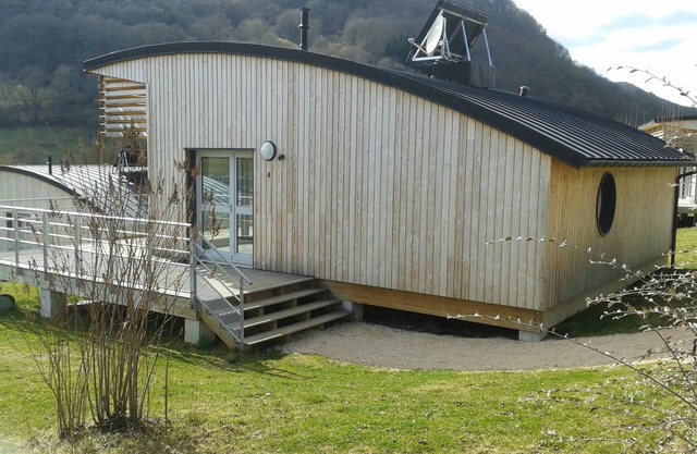 HOLIDAY VILLAGE OF LAKE MENET/FACING THE LAKE OF 14 HECTARES