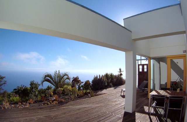 HOLIDAYS WITH VISION AND -RUHIG ENTSPANNEND- COMFORTABLE AND QUALITY
