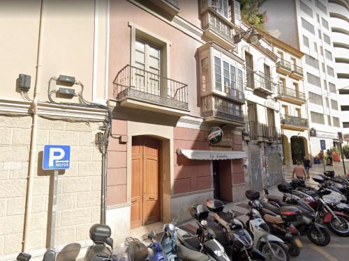 Holidays2Malaga Carreteria 97 Loft High Speed WIFI